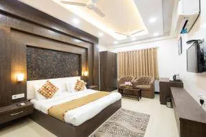 Hotel Red Castle - Near Ganga Ram & BLK Hospital - Karol Bagh