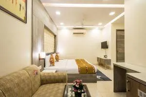 Hotel Red Castle - Near Ganga Ram & BLK Hospital - Karol Bagh