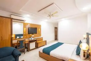 Hotel Panickers Residency - Near Ganga Ram & BLK Hospital - Karol Bagh