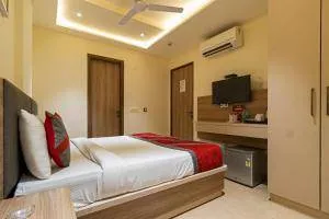 Hotel Tripple Tree - Near Ganga Ram & BLK Hospital - Karol Bagh
