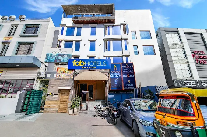 Hotel White Klove
