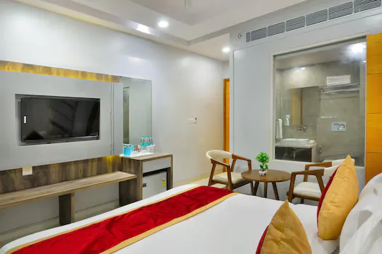 Hotel Worth - Near Connaught Place & NDLS Station